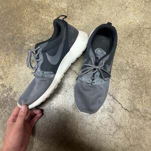 Nike Rosherun Hyperfuse QS 'Black Cool Grey' Men's Shoes (Style: 616325-001)